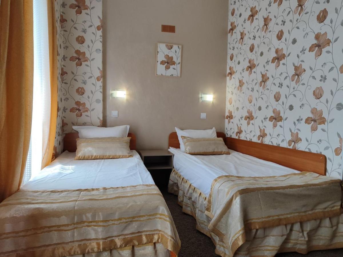 Семеен Хотел "Булаир" Burgas Esterno foto