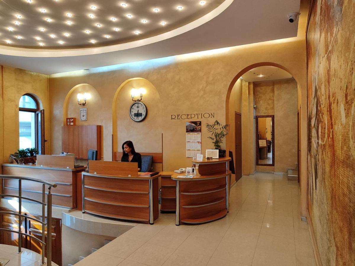 Семеен Хотел "Булаир" Burgas Esterno foto